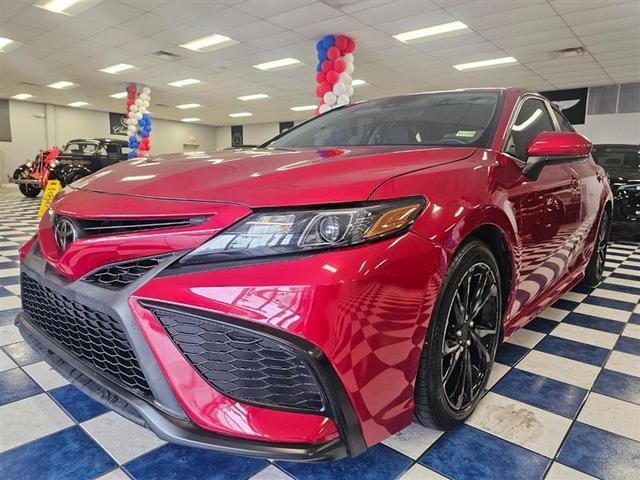 2021 toyota camry se