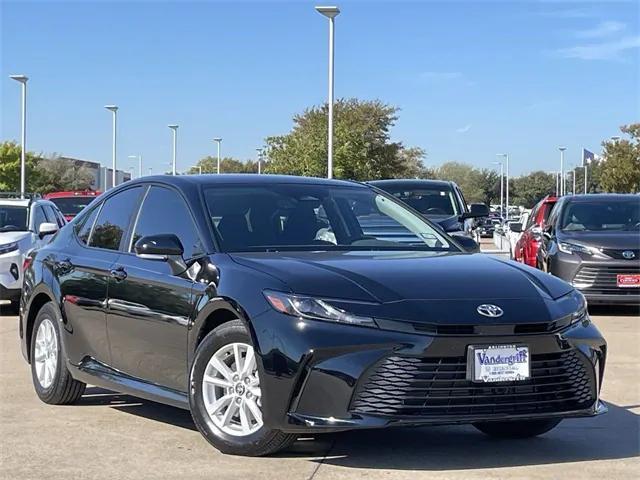 2025 toyota camry le