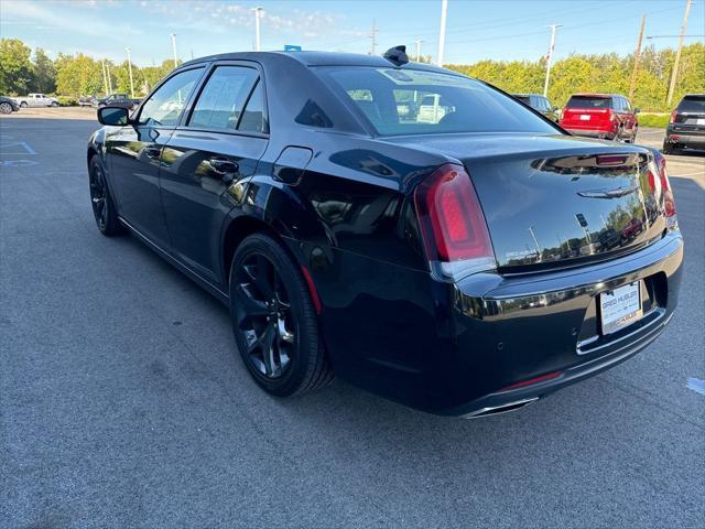 2022 chrysler 300 s