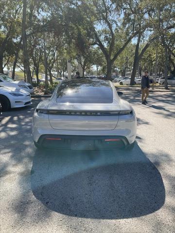 2022 porsche taycan base