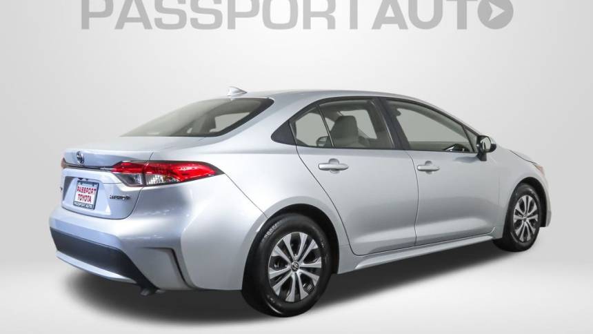 2022 toyota corolla hybrid le