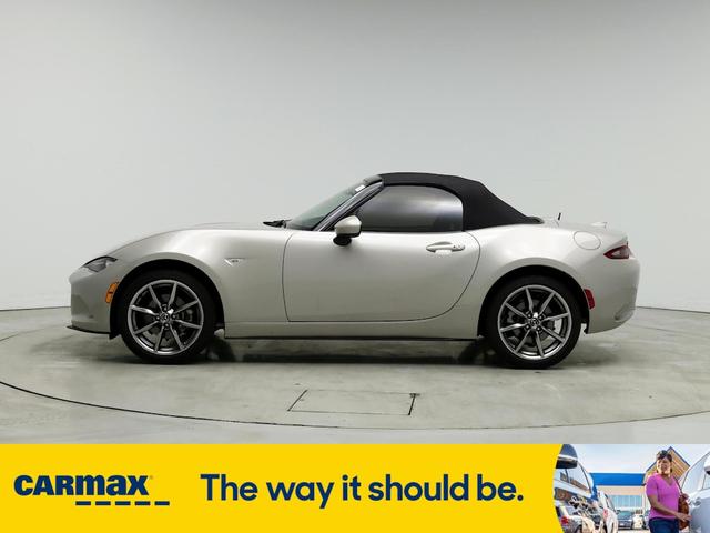 2022 mazda mx-5 miata grand touring