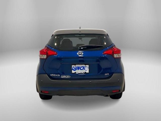 2020 nissan kicks sr