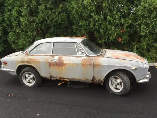 1972 alfa romeo gtv series 105 for heavy restoration or parts no reserve
