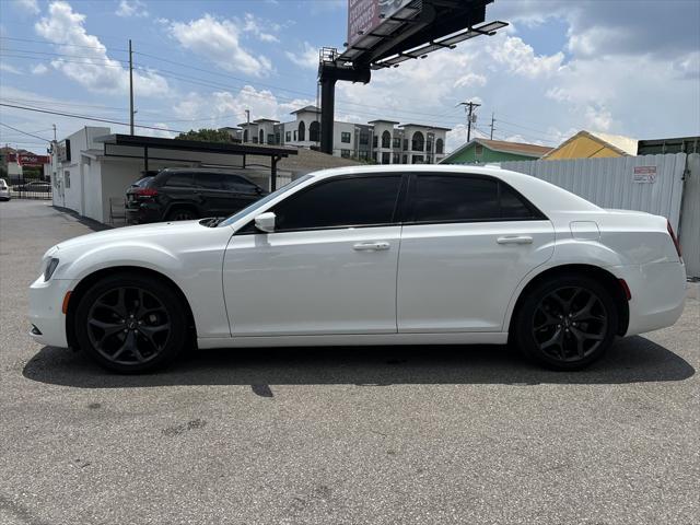 2021 chrysler 300 s