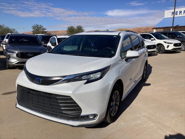 2023 toyota sienna xle 8 passenger