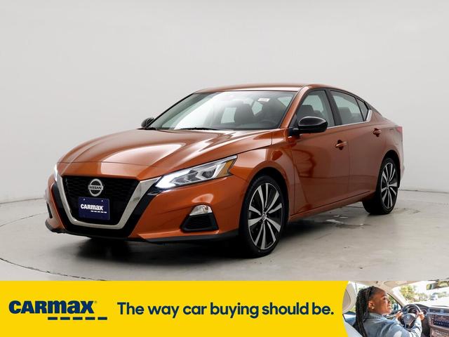 2022 nissan altima sr