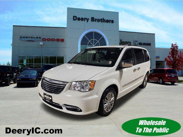 2013 chrysler town & country touring-l