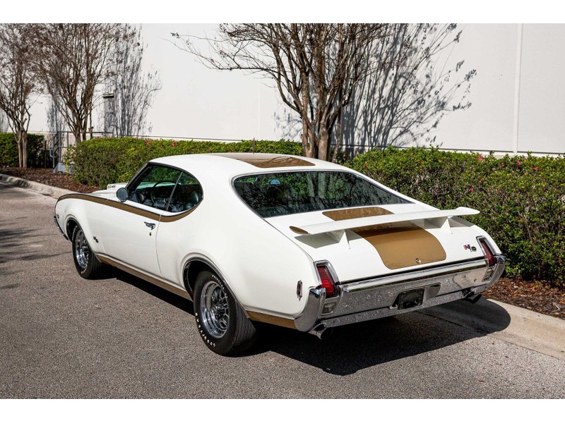 1969 oldsmobile cutlass hurst olds coupe