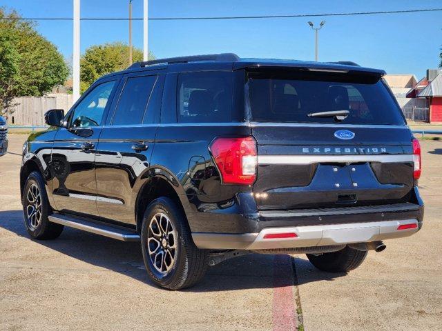 2022 ford expedition xlt