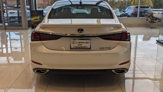 2025 Lexus ES