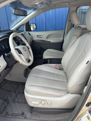 2014 toyota sienna xle