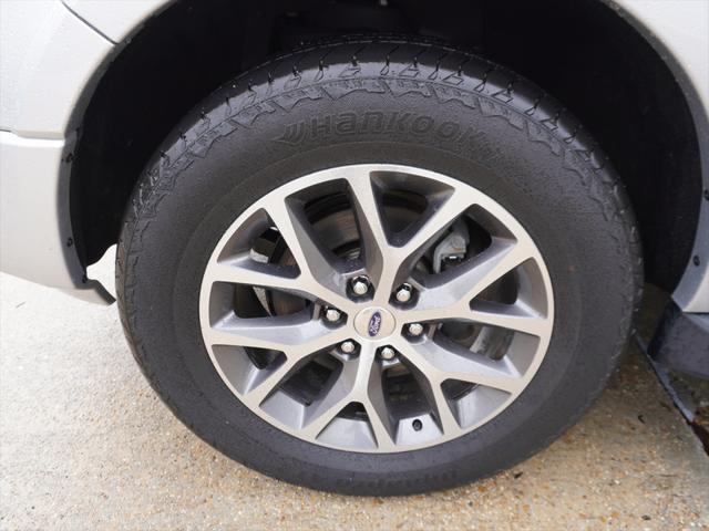 2017 ford expedition xlt