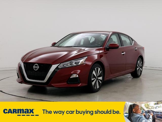 2022 nissan altima sv