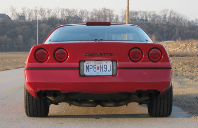 1987 chevrolet corvette coupe hatchback red low miles