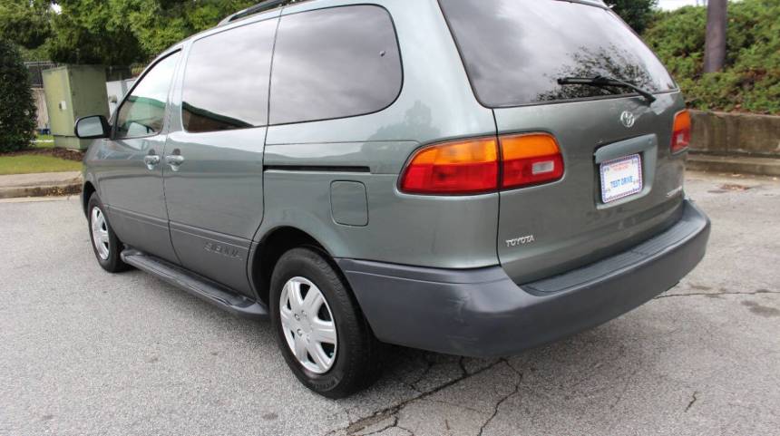 2000 toyota sienna le
