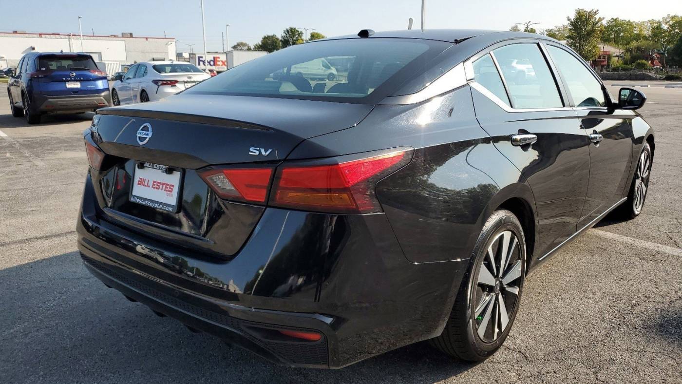 2022 nissan altima 2.5 sv