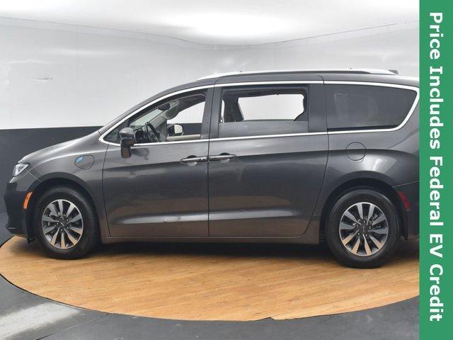 2021 chrysler pacifica hybrid touring l