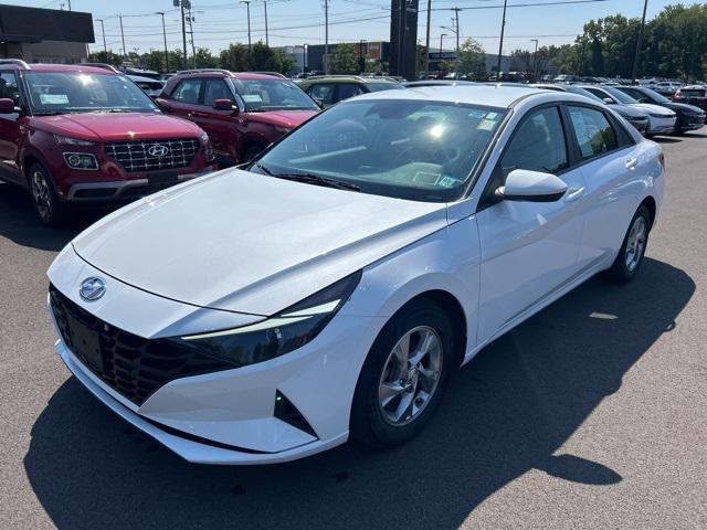 2022 hyundai elantra se