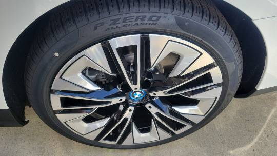 2025 BMW i5