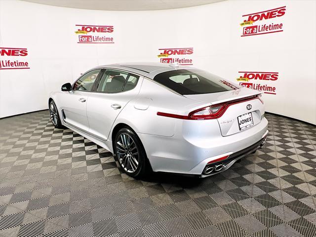 2018 kia stinger base