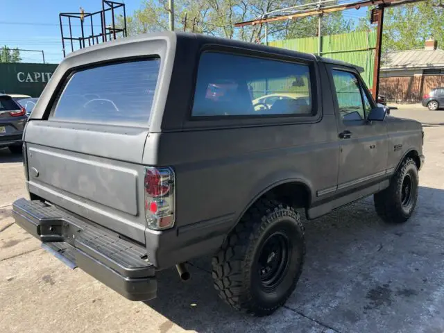 1989 ford bronco 5 speed 6-cylinder,new wheels & tires,no rust,blacked out