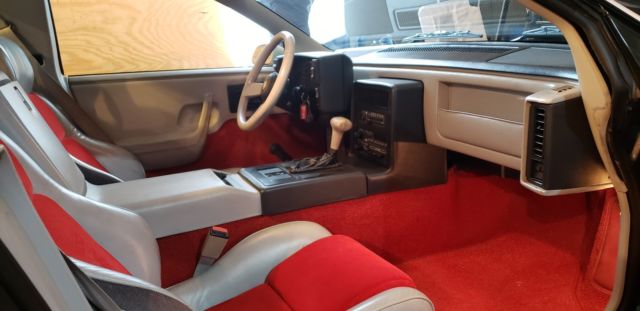 1984 pontiac indy fiero pace car