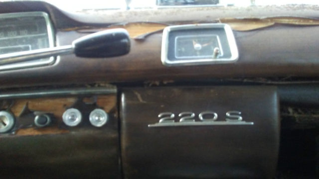 1958 mercedes benz 220s, all original, solid body, needs restored, 87000 on odom