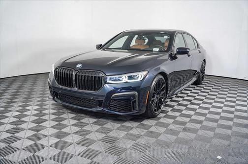 2022 bmw 740