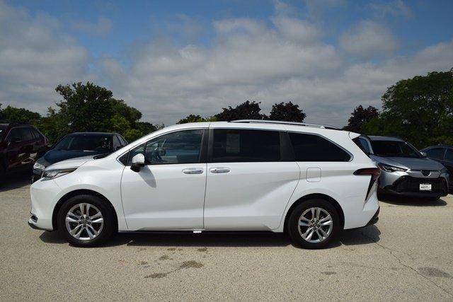 2022 toyota sienna limited