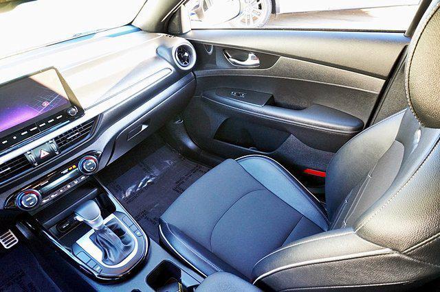 2023 kia forte gt-line