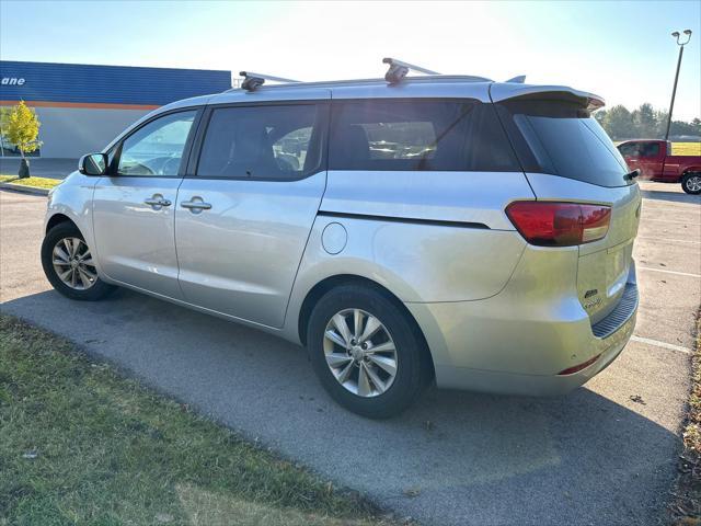2017 kia sedona lx