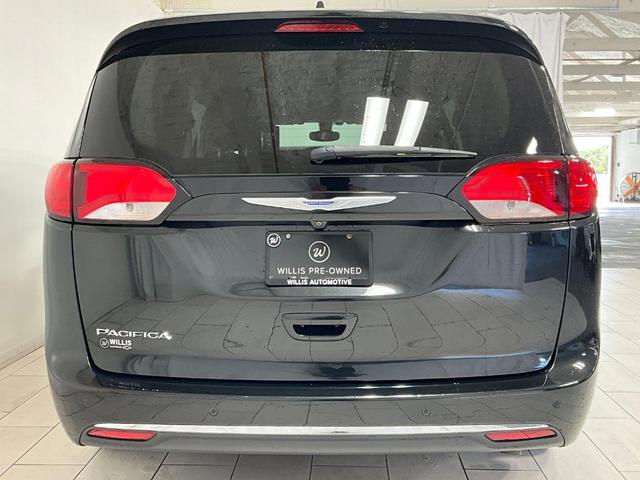 2017 chrysler pacifica touring-l plus