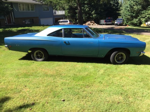 4-speed big block 383 daily driver original paint mopar relive your youth !