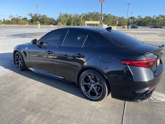 2017 alfa romeo giulia quadrifoglio