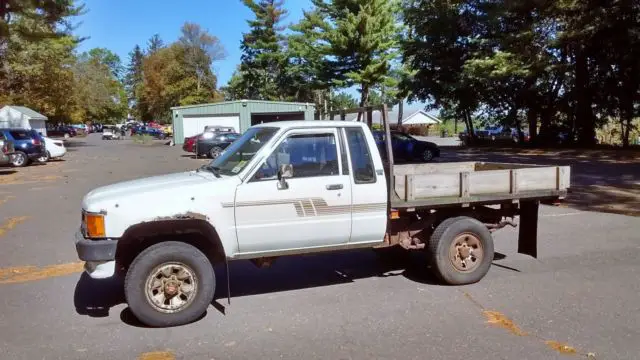 1986 toyota sr5 xtra cab 4x4 flatbed pickup