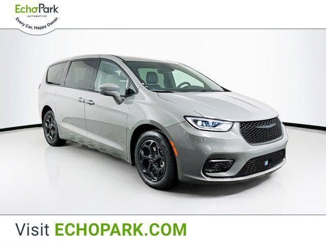 2022 chrysler pacifica hybrid touring l