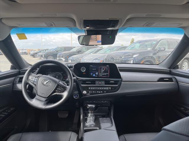 2022 lexus es 300h base