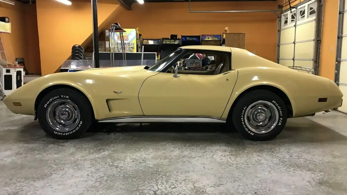 1977 chevrolet corvette brown rwd automatic l48