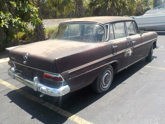 1967 mercedes benz 200 diesel w110 "fintail"