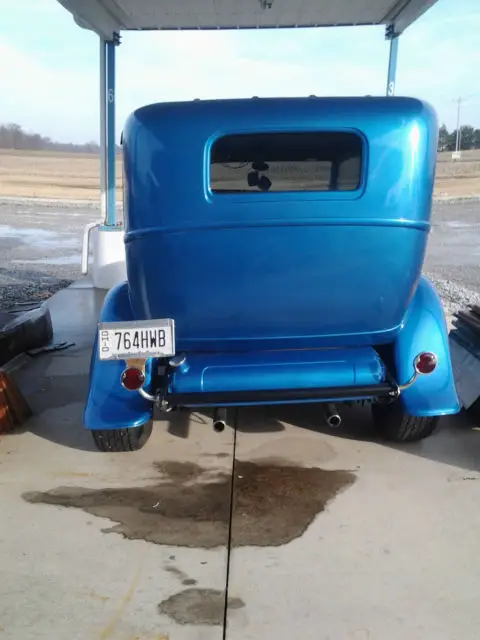 1932 ford street rod, 2 door sedan model b