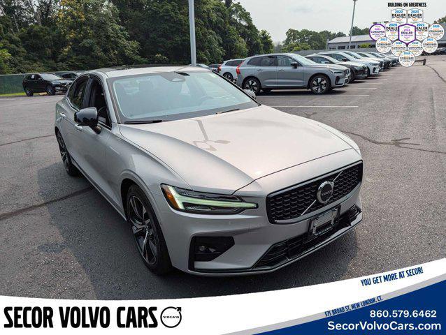 2024 volvo s60 plus dark theme