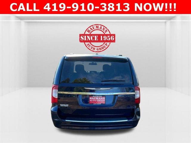 2014 chrysler town & country touring