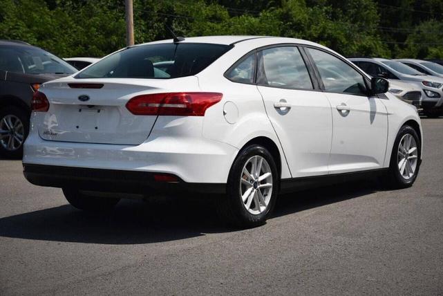2017 ford focus se