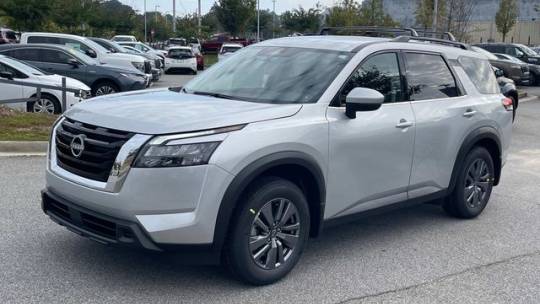 2024 Nissan Pathfinder sv