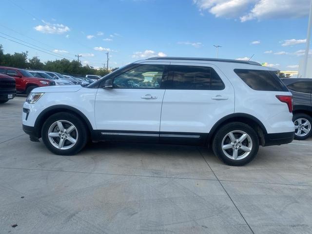 2019 ford explorer xlt