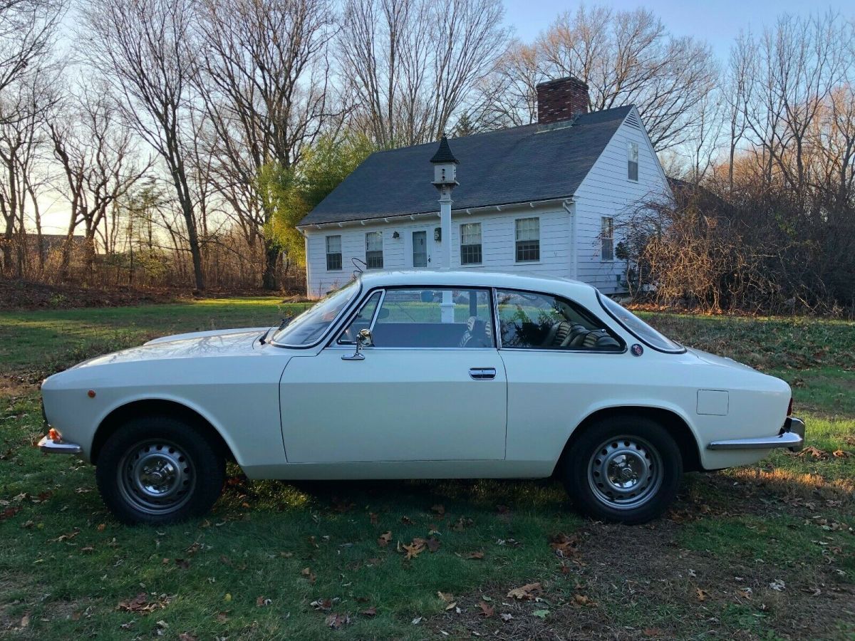 rare collectible vintage alfa romeo gtv