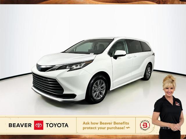 2022 toyota sienna le