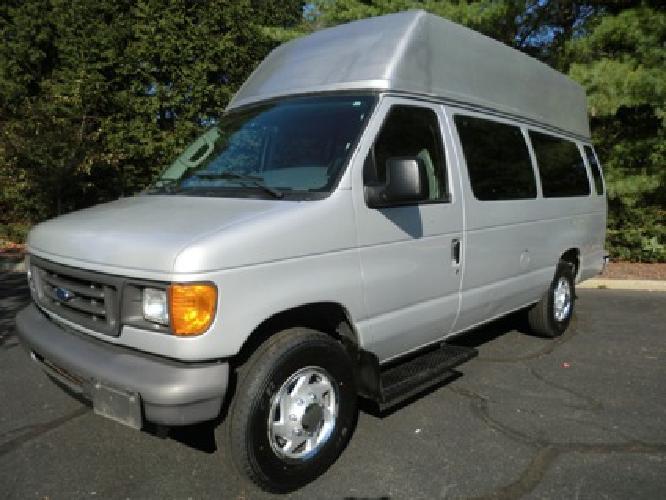2006 ford e250 wheelchair van medical transport ambulette in westbury, ny