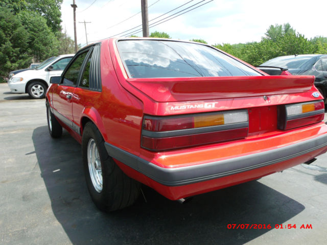 1985 ford mustang gt hatchback 2-door